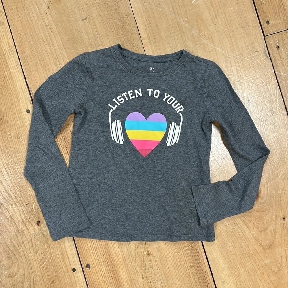 Gap 'Listen To Your Heart' Graphic headphone  Long Sleeve T-Shirt Size M, Gray